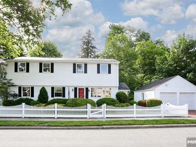 25 Newark Ave, Westwood, NJ, 07675