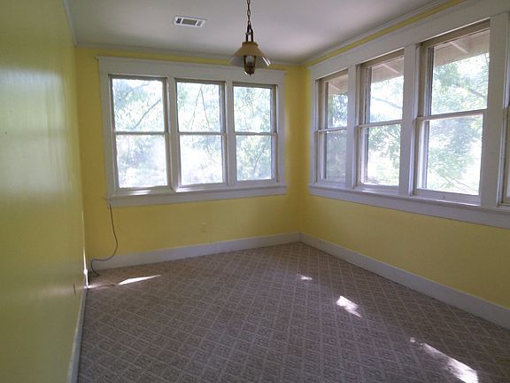 5th image of 727 Sampson Ave