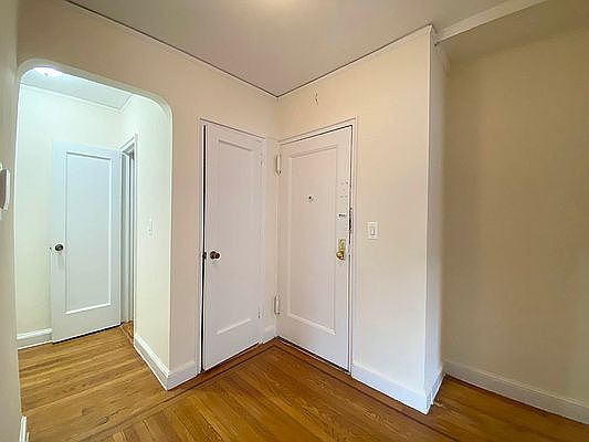 3rd image of 212 W 22nd St APT 3C