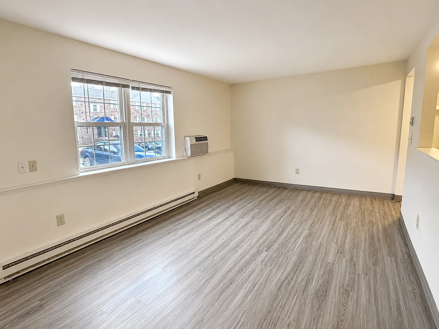 1 bed, 722 sqft, $1,700 — Photo 3