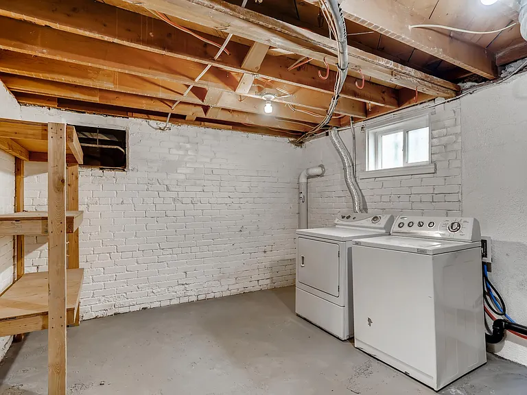 945 N Harrison St — Photo 25