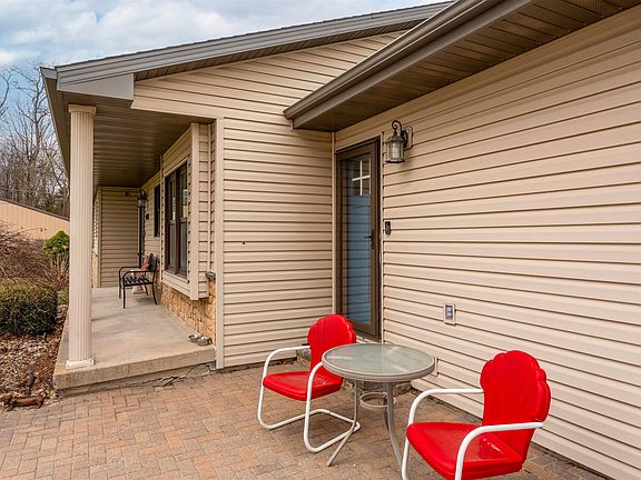 5th image of 22893 Ryan Rd