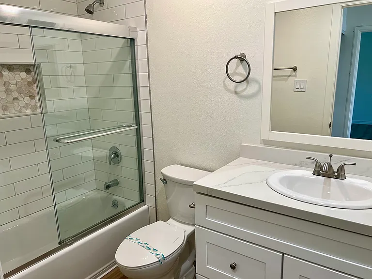 Sunrise Apartments — Photo 15