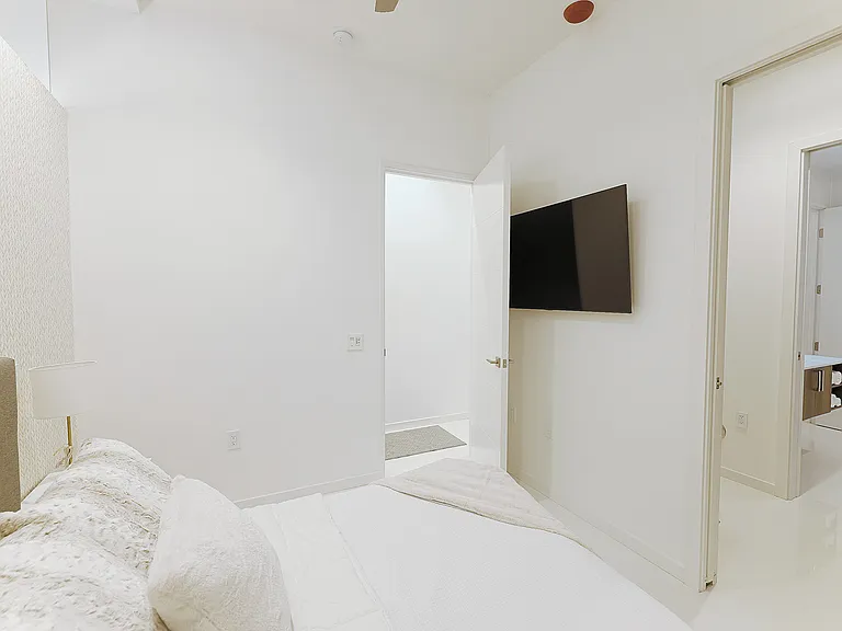400 S Old Woodward Ave #303 — Photo 18