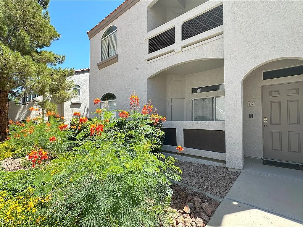 3 bed, 2.5 bath, 1198 sqft, $1,875 — Photo 2