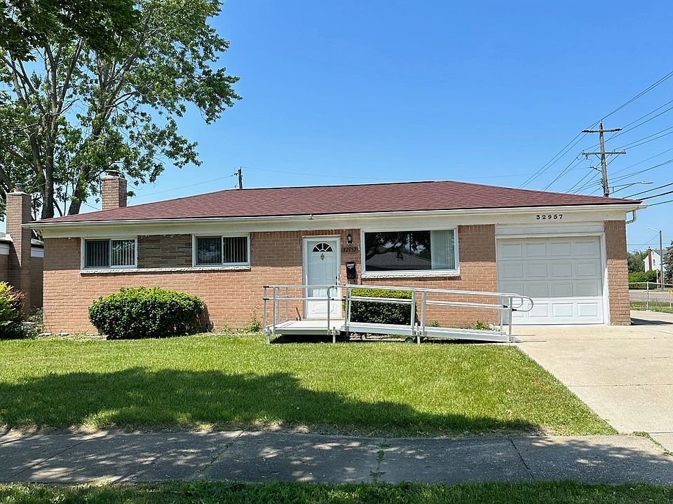 1st image of 32957 Dowland Dr