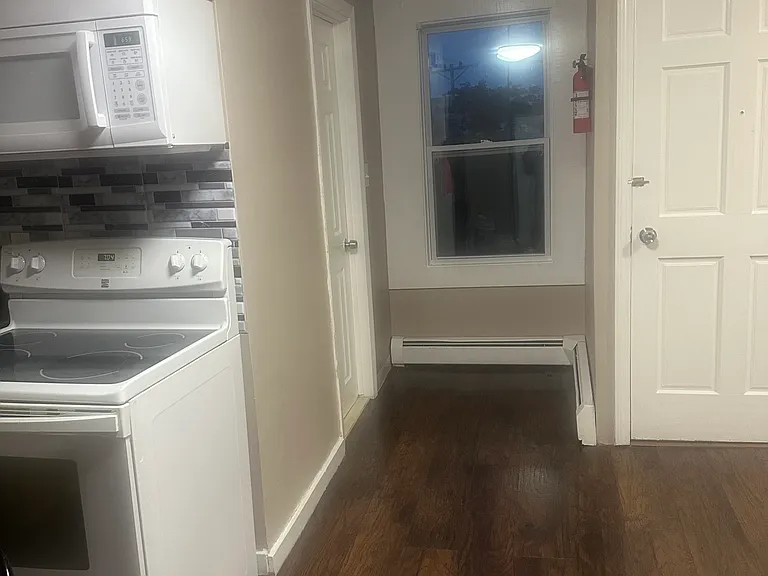 13 Washington St #3 — Photo 10
