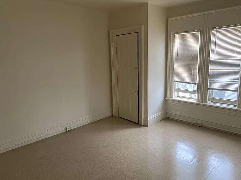 789 Park Ave #5 — Photo 4