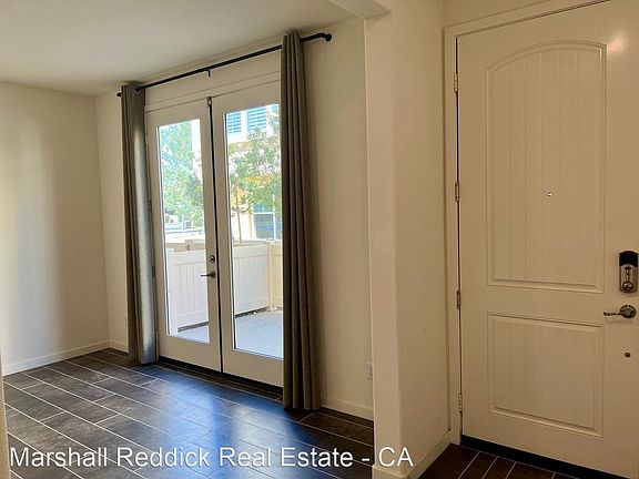 3rd image of 1569 E Lincoln Ave