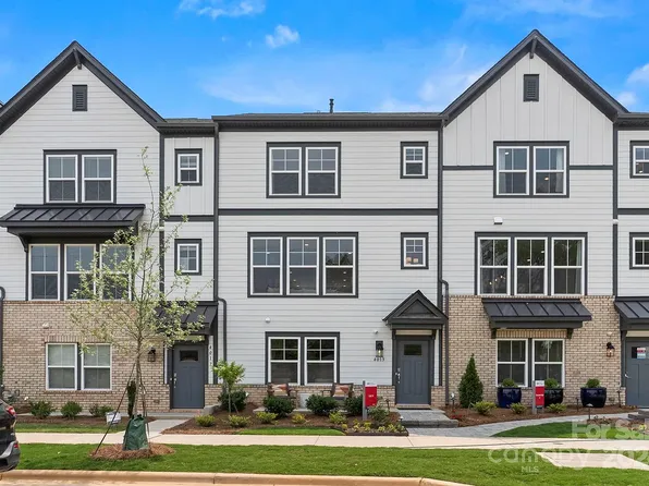 4013 Hidden Oaks Dr, Charlotte, NC 28205