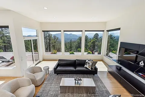 Larkspur Dr — Photo 12