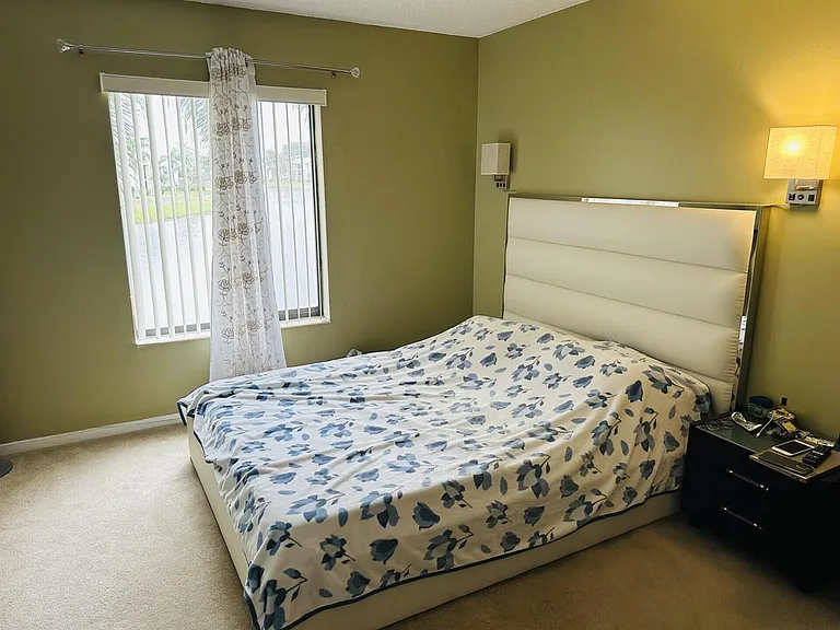 1110 Green Pine Blvd #B2 — Photo 3