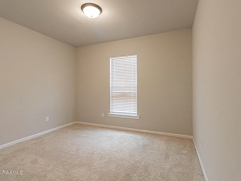 304 Tall Meadows Ln — Photo 13