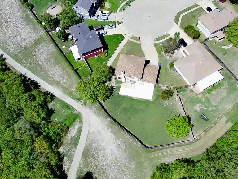 2315 Bernice Cir — Photo 33