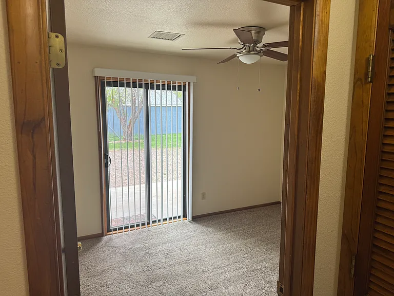4150 E Valley Ln — Photo 3