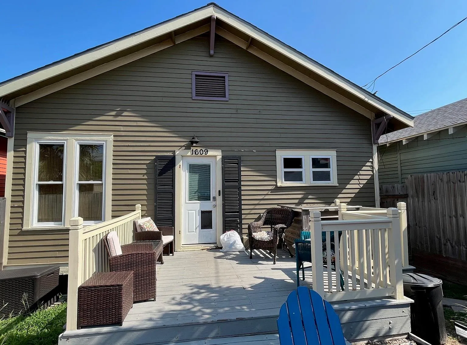 2 bed, 2.0 bath, 1372 sqft, $2,700 — Photo 2