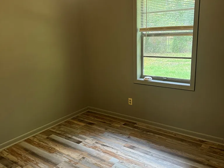 154 Locust Cir — Photo 8