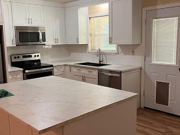 2nd image of 4075 Charles Cir