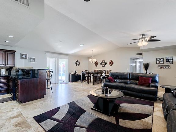 5th image of 1904 N Harris Dr