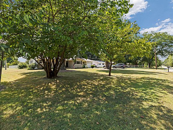 4th image of 3148 W Farm Rd 168