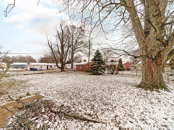 3rd image of 3059 Scottwood Rd