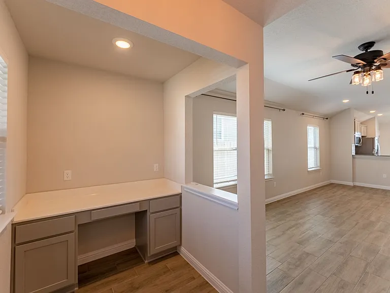 8209 McKamy Dr — Photo 3