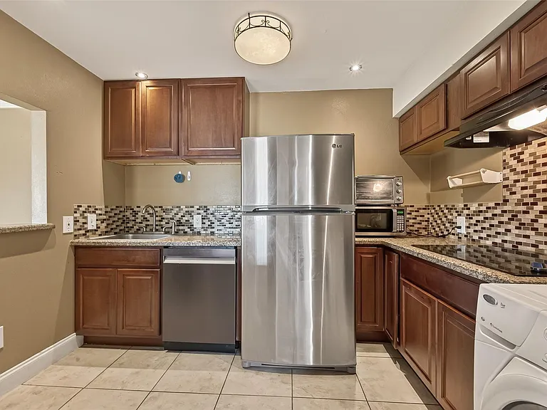 2201 Fountain View Dr #3 — Photo 10