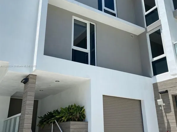 1000 99th St Unit 9, Bay Harbor Islands, FL 33154