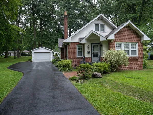 430 E Washington Blvd, Grove City, PA 16127