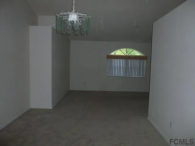 138 Barrington Dr — Photo 2