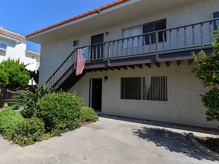 262 W Marquita — Photo 3