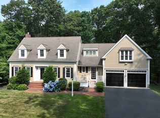 92 Pleasantwoods Ln, Hanover, MA 02339