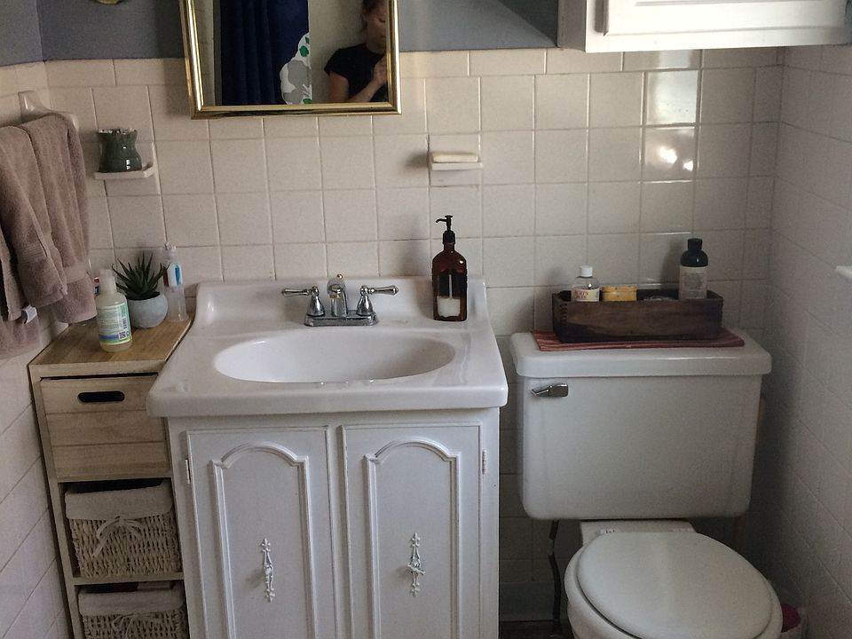 2nd image of 1319 W 32nd St