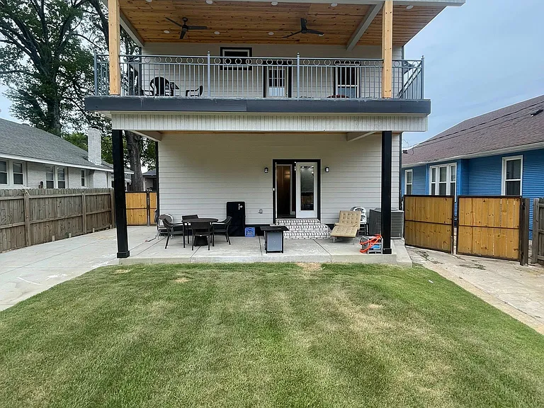 1043 Faxon Ave — Photo 37