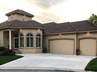 466 NE Point Cir, Lees Summit, MO 64064