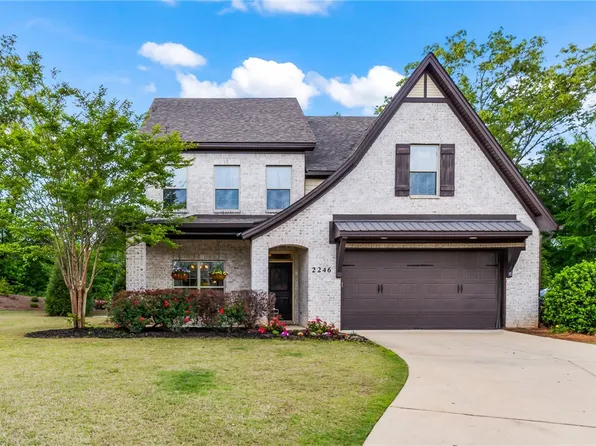 2246 N Donahue Dr, Auburn, AL 36830