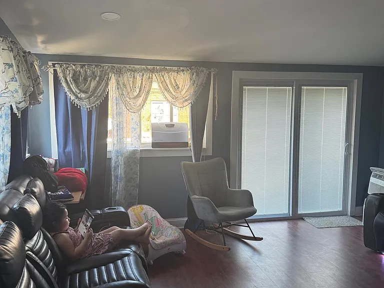 345 Stevens St — Photo 9