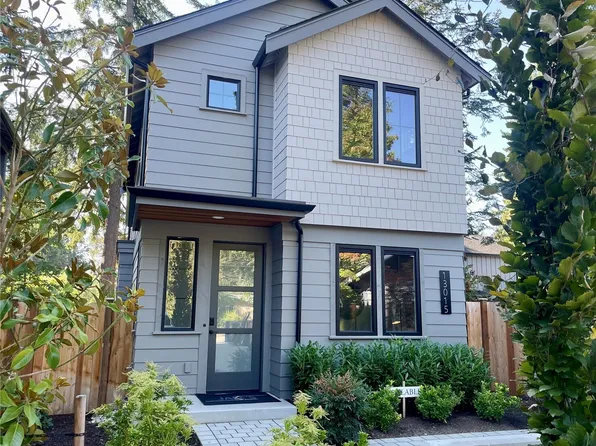 13015 NE 113th Street, Kirkland, WA 98033
