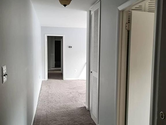 4th image of 10600 Weymouth St #W204