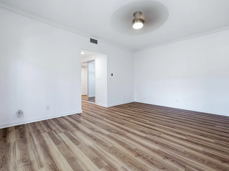 101 Waterview Dr — Photo 11