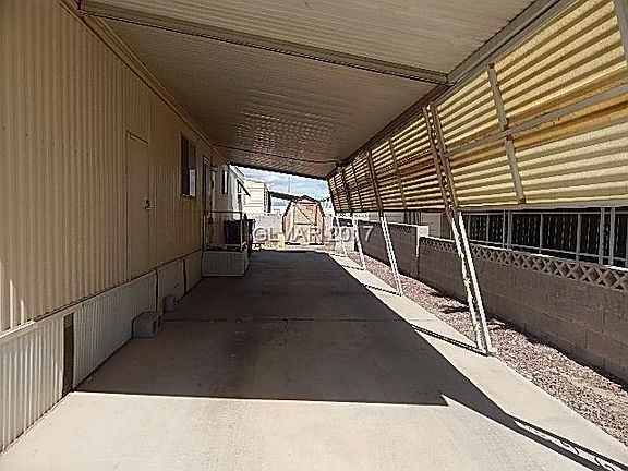 5th image of 5072 Royal Ave