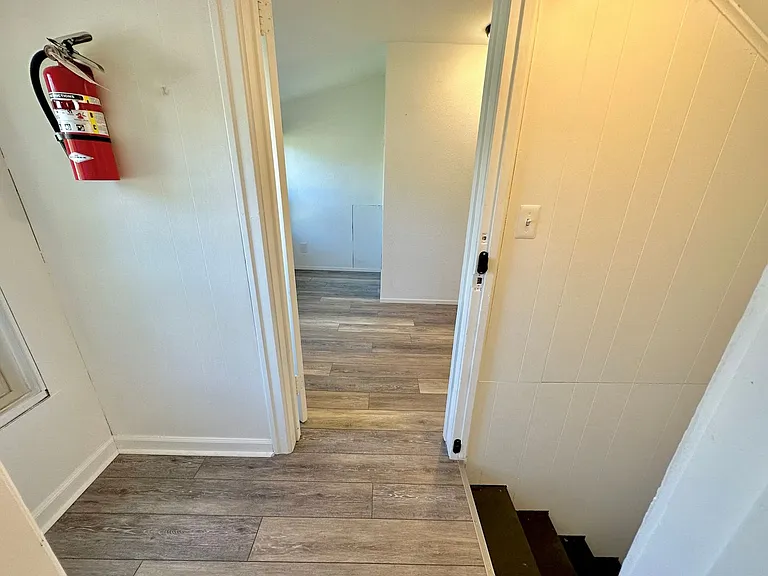 304 S Anderson St — Photo 24
