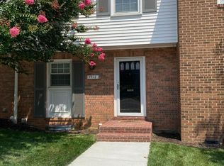 7712 Tiverton Dr #7712, Springfield, VA 22152