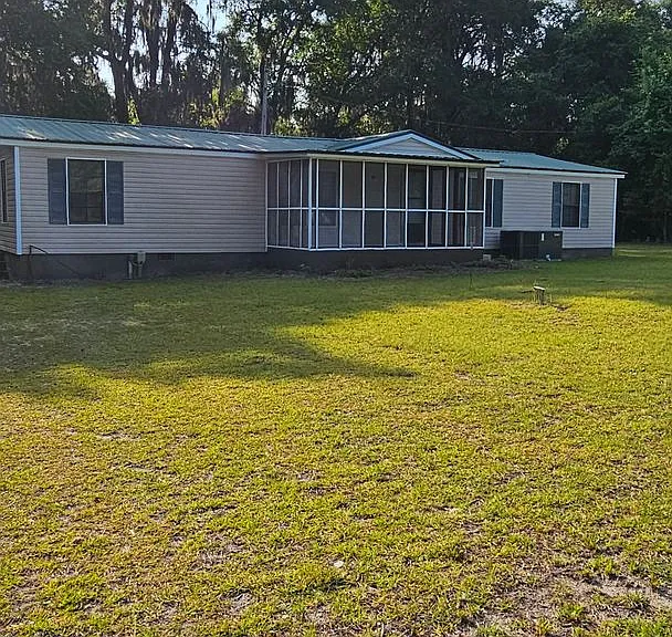 108 Davis Rd E — Photo 1