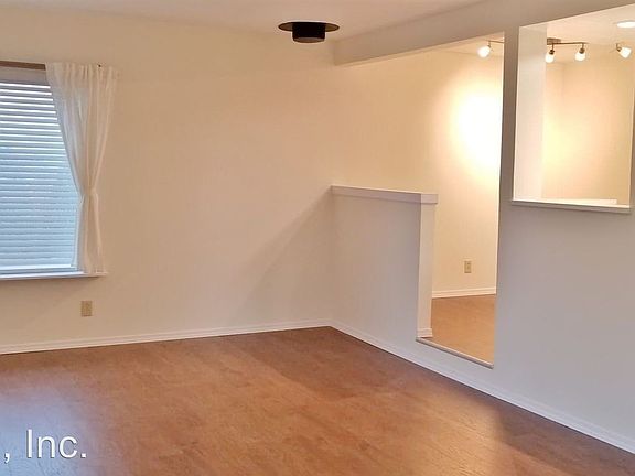 5th image of 18100 15th Ave NE APT 319