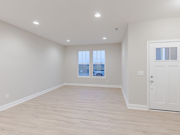 5th image of 5720 Arcade Blvd