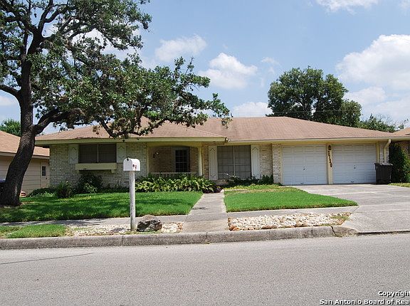 3rd image of 3710 Pinebluff Dr