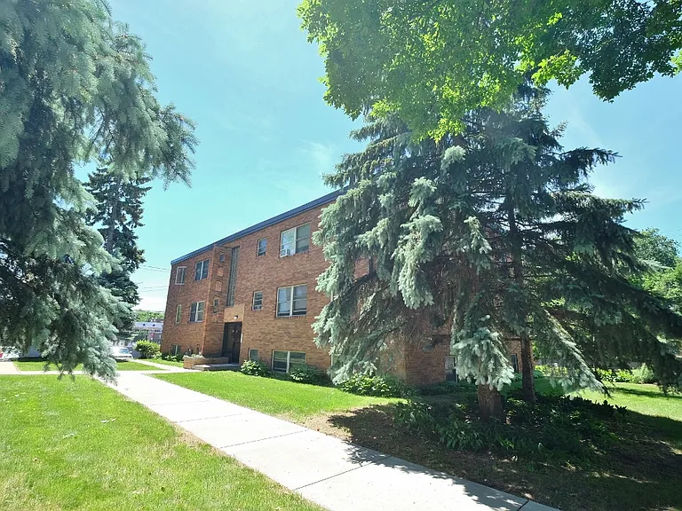 Iglehart Court — Photo 2