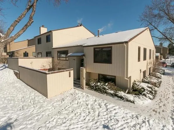 6255 Saint Johns Dr, Eden Prairie, MN 55346