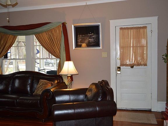 2nd image of 518 S Poplar St